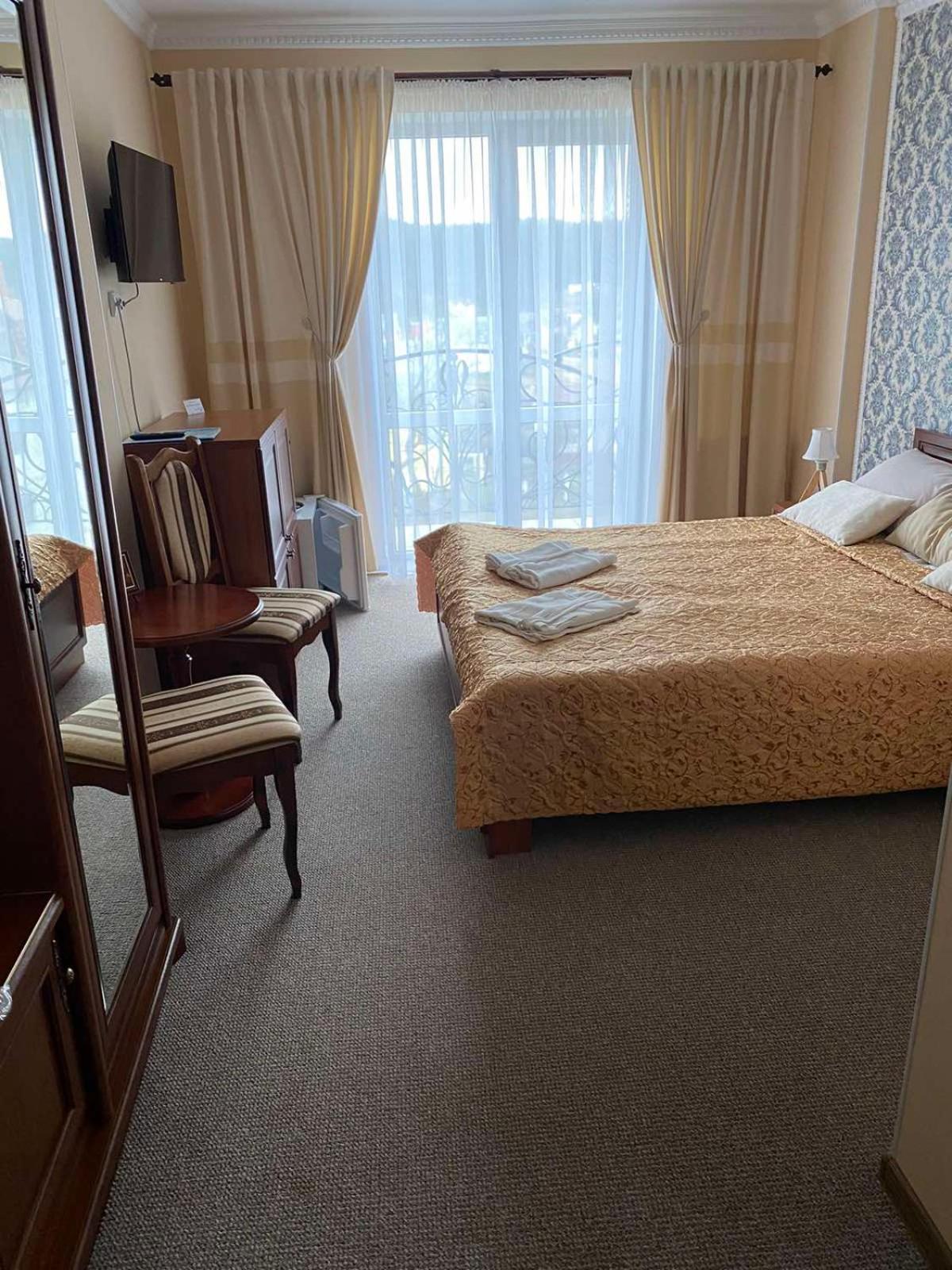 Hotel Three Korony Skhidnytsia Εξωτερικό φωτογραφία