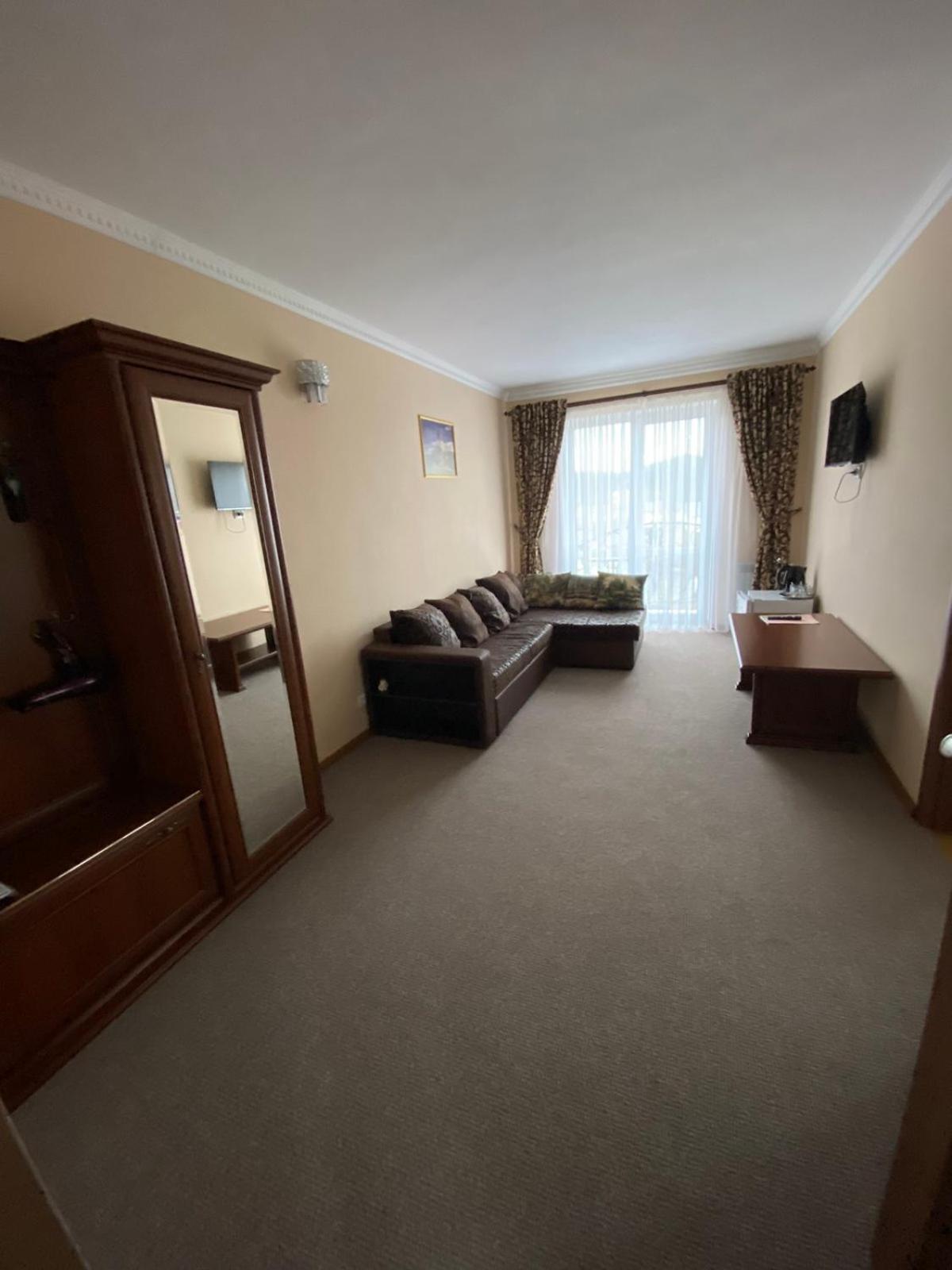 Hotel Three Korony Skhidnytsia Εξωτερικό φωτογραφία